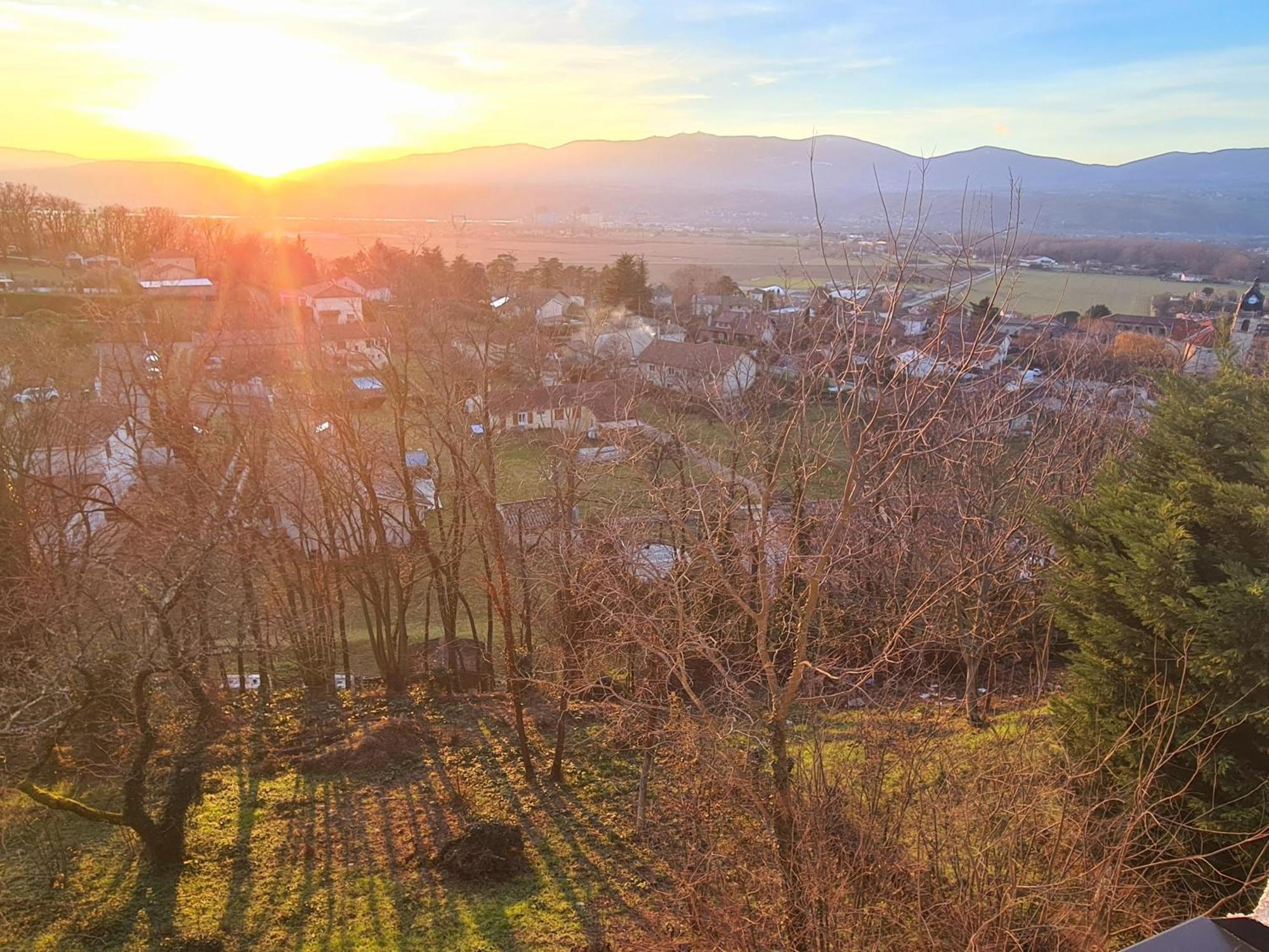 Gite De 70M² Avec Vue Sur Le Massif Du Pilat Clonas-sur-Vareze Экстерьер фото